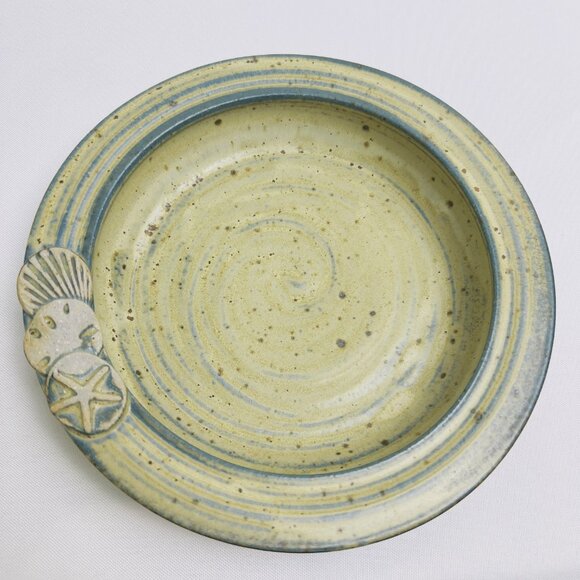 Studio Art Pottery Bowl Vintage Beige Blue Seashell Accents Signed Colby 7" wide - Picture 11 of 11